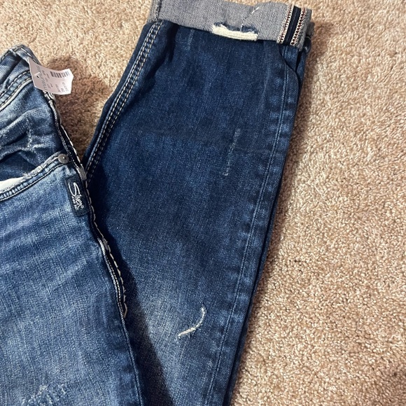 Silver Capris - Picture 3 of 3